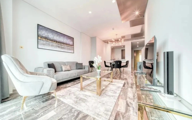 High-end Luxe Apt w Marina Views