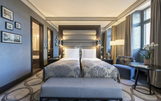 Royal Savoy Hotel & Spa