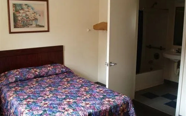 Budgetel Inn & Suites