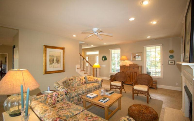 803 Sea Bass Dr