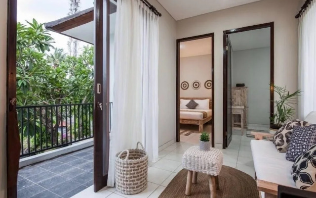 Cecilya Balian Stylish 3 Bedroom House near Beach at City Center