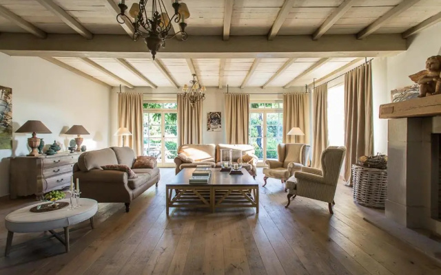 Rose Residence