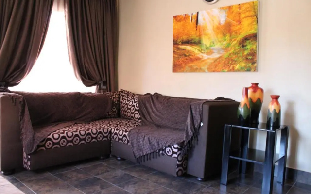El Gran Chaparral Guest House