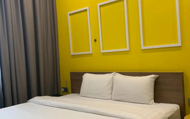 Frame Hotel