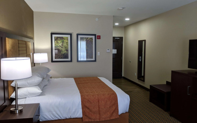 Best Western Plus Hinton Inn & Suites