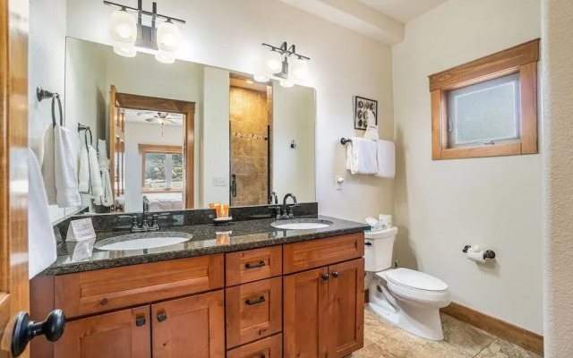 Coyote Ridge - 4 Br Condo