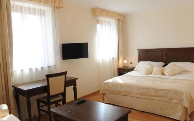 Hotel & Restaurant Pahor