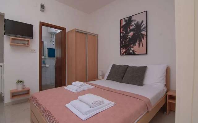 Seagull Apartments & Studios