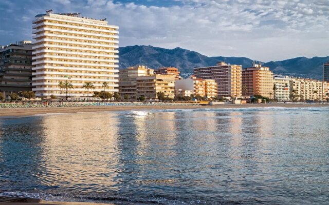 Отель Apartamentos Stella Maris ( Marcari Sl.) Испания, Фуэнхирола - 1 отзыв об отеле, цены и фото номеров - забронировать отель Apartamentos Stella Maris ( Marcari Sl.) онлайн вид на фасад