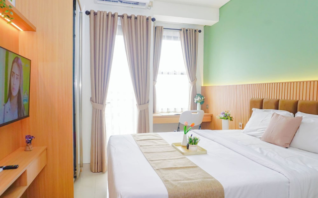 Soft Toned Studio At Transpark Cibubur Apartment
