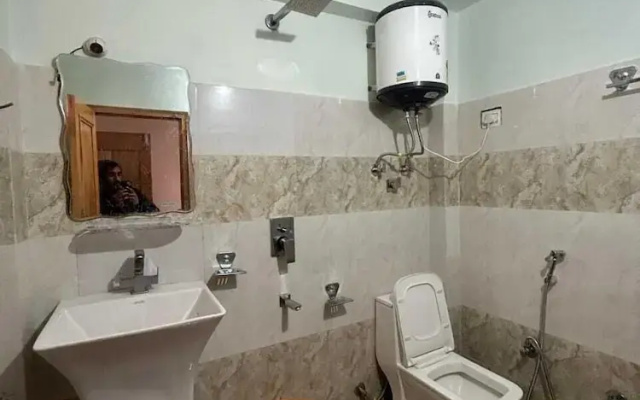 New Brahma Guesthouse