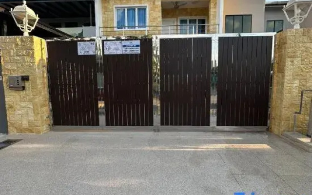 Sri Bahagia Castle Homestay