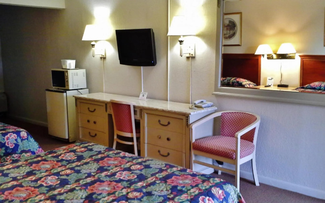 Holiday Motel