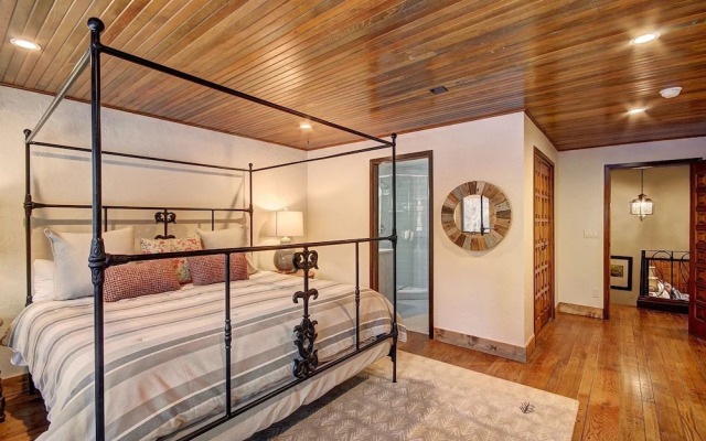 Creekside Chateau 6 Bedroom Home by RedAwning