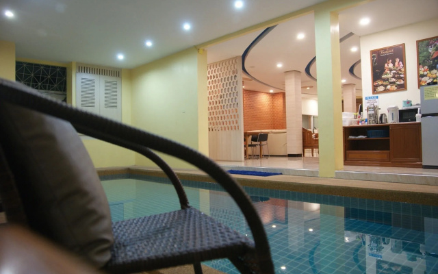 Happy Hostel