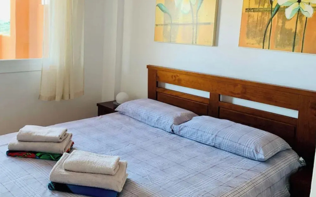 Seaview 2 Bed Apartment Sleeps 4 - Terrace - Pool