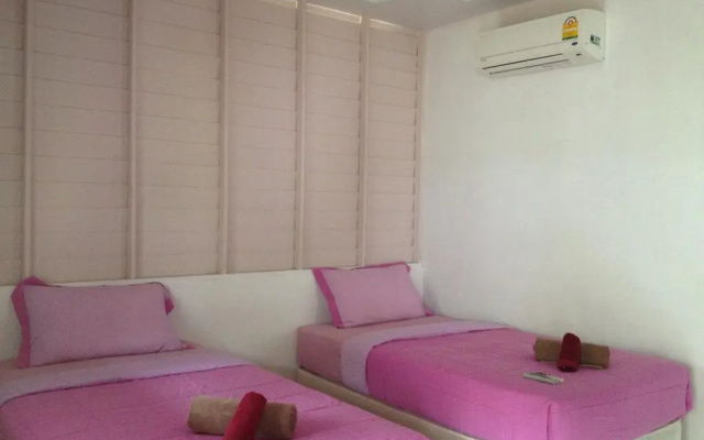 Haad Yao Bungalows