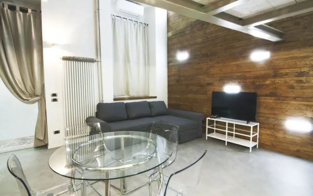 Alessia's Flat - Mac Mahon