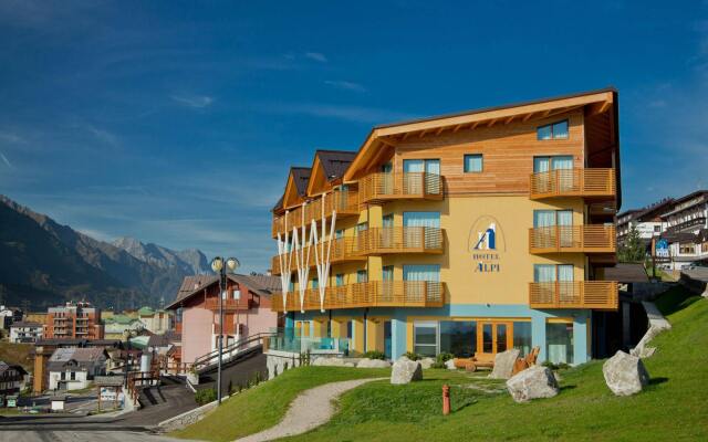 Hotel Delle Alpi In Skirama Dolomiti Adamello Brenta Italy - 