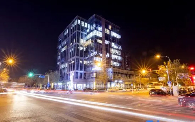 Xana Hotelle Hotel (Beijing Daoxianghu Subway Station)