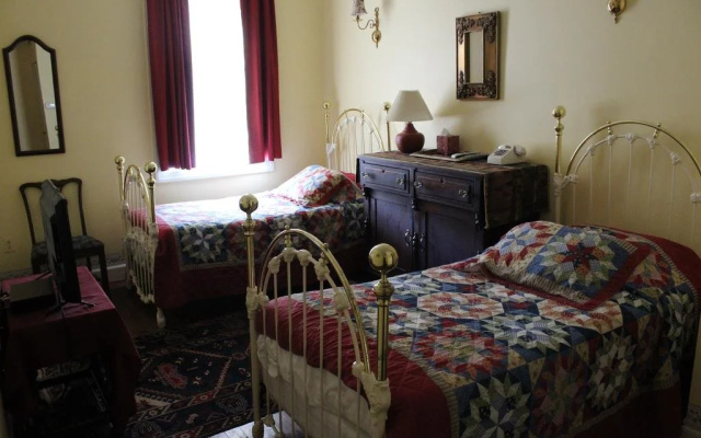 Leesburg Colonial Inn