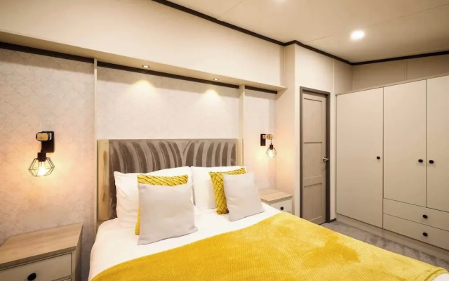Host Stay Sunbird Lodge