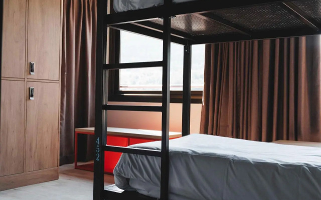 Font Andorra Hostel by Nexta
