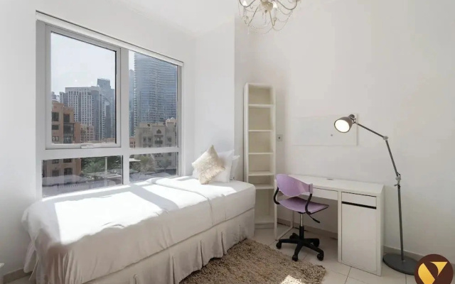 Vogue| Burj Residence near Dubai Mall Burj Khalifa