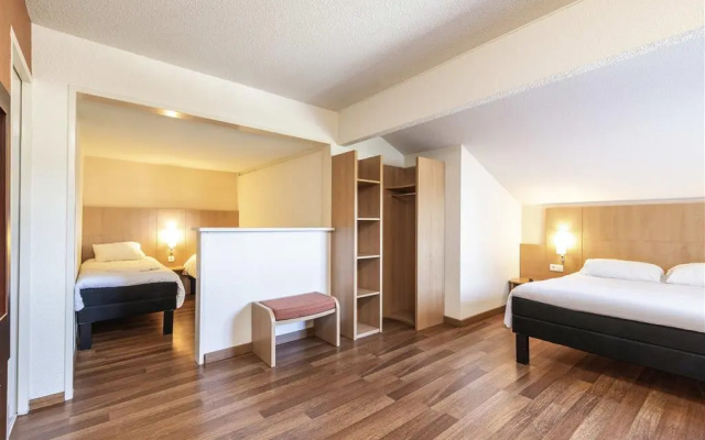 ibis Issoire