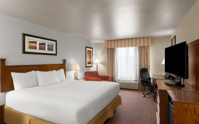 Baymont Inn and Suites by Wyndham Sturgis