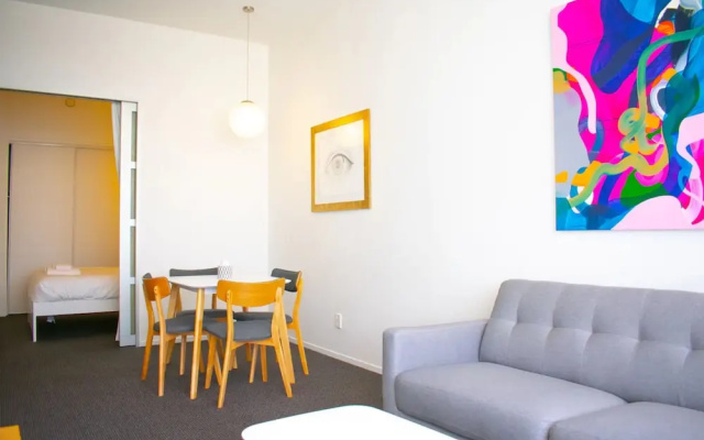 Light-filled 2 Bedroom Abode in Heart of the City