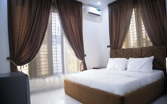 Kyeston Apartment