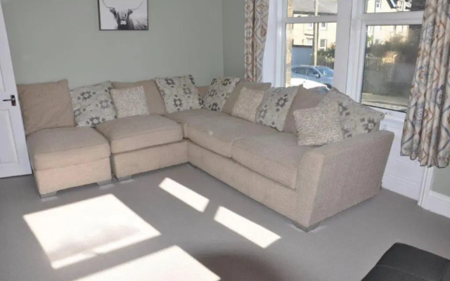 Spacious and bright 1 - bedroom rental unit