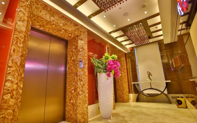 Regenta Central The Crystal