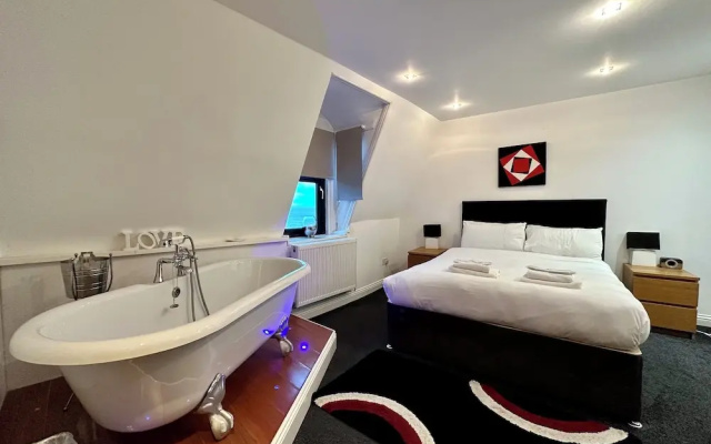 The Carlton Holiday Apartments