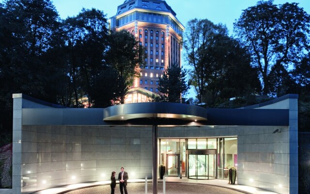 Movenpick Hotel Hamburg Гамбург вид на фасад