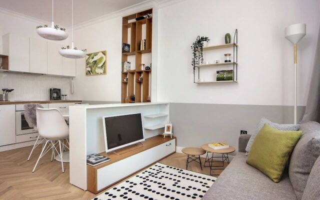 Апартаменты FM Luxury 1-BDR Apartment with Balcony - Cosy Home София комната для гостей