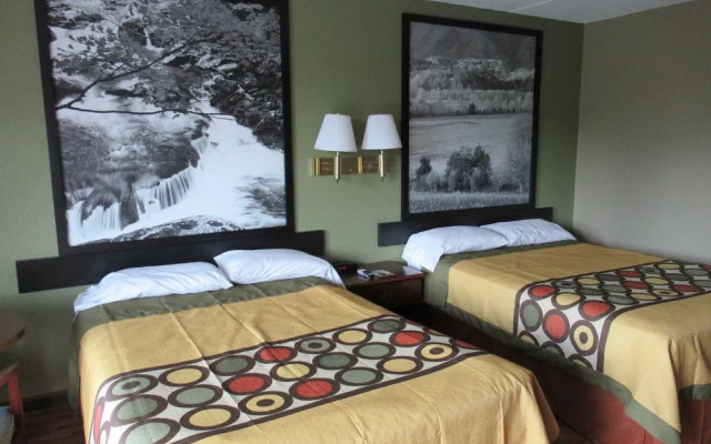 Super 8 by Wyndham Kingsport I 81
