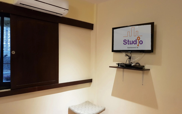 Studio Sukhumvit 18 by iCheck inn