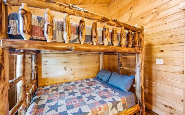 Gatlinburg Views Lodge 5 Bedroom Cabin