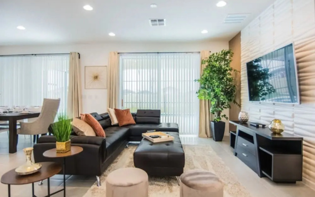 Stunning Vacation Home So2623