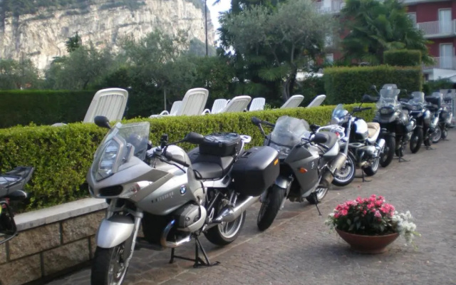 Bike And Wind Hotel Villa Maria