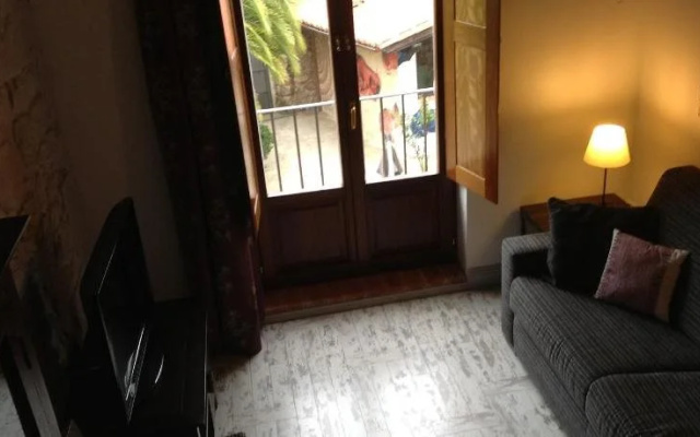 Apartamentos Rurales La Villa de Piedra