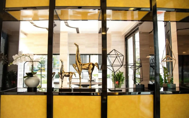 Lavande Hotel Shenzhen North Station Bantian Subway Station
