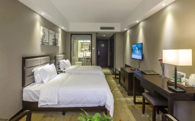 Camphor Forest Hotel