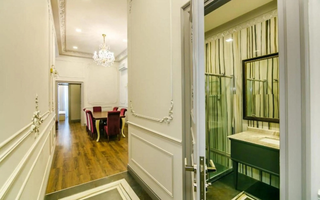 Formula 1 Street Apartment