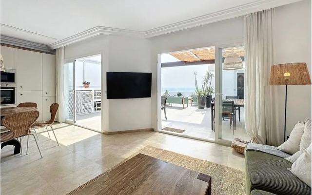Mb.b53 - Beachfront Penthouse With Sea Views