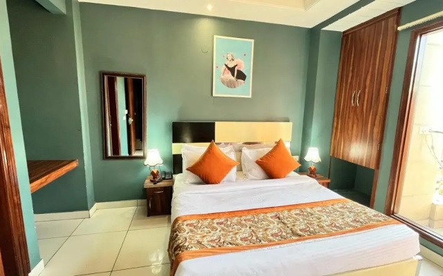 Qotel Hotel Church House Rohini Sector 15