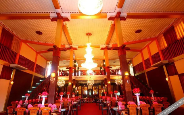 Delma Mount View Hotel