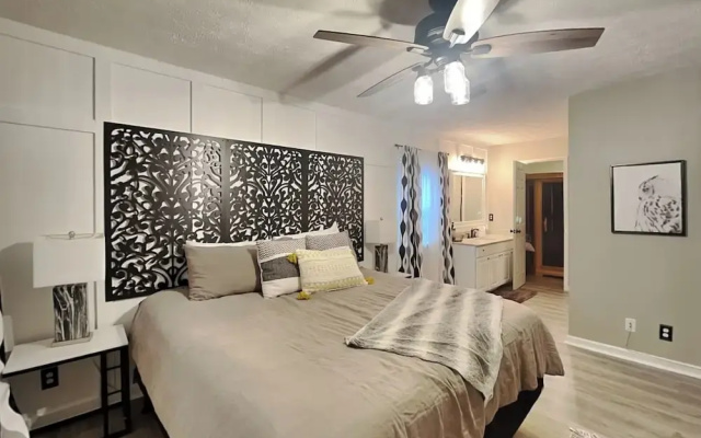 Hilltop Hideaway by Jackson Mountain Rentals